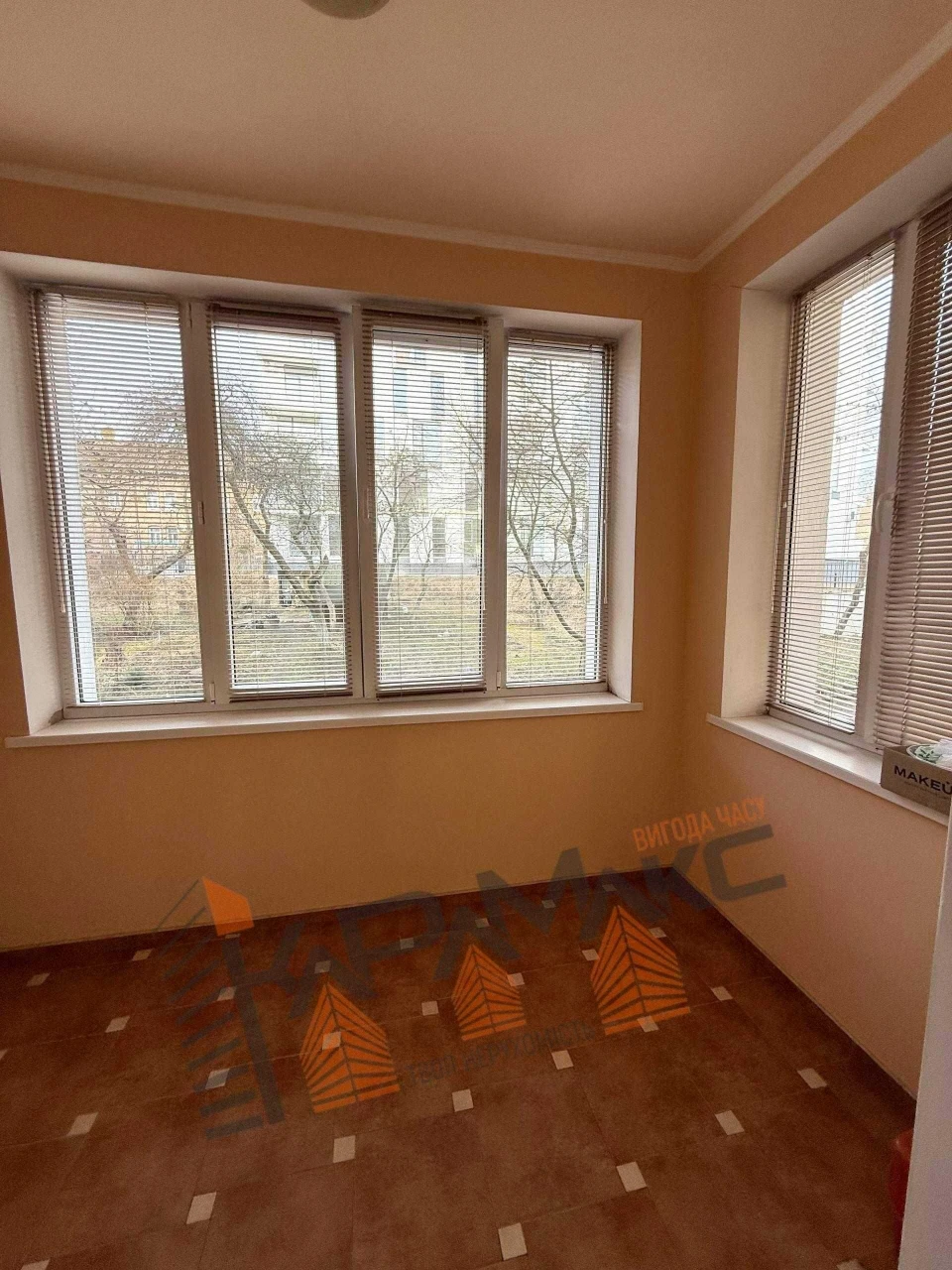 2-bedroom apartment near the center of Lviv with a garden and parking | Зеле