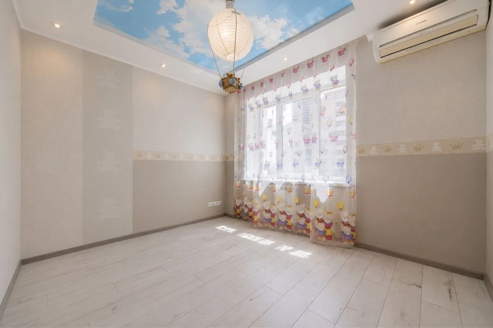 Apartment for Sale: 90m², Onore de Balzac Street, 4, Desnyansky District