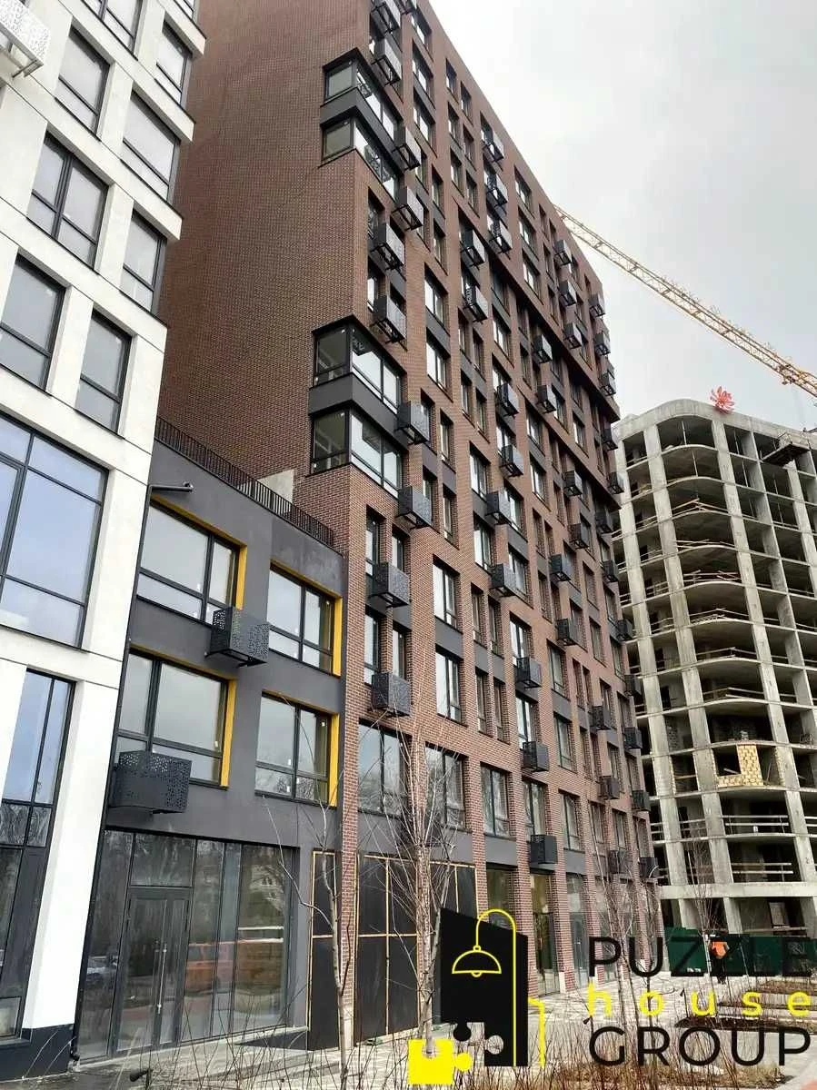 Sale of a one-bedroom smart apartment at Berkovetska Street 6 in a new