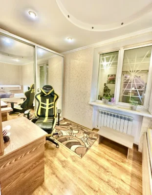 ПРОДАМ Светлую 2К квартиру С Автономным ОТОПЛЕНИЕМ.  Адресу: