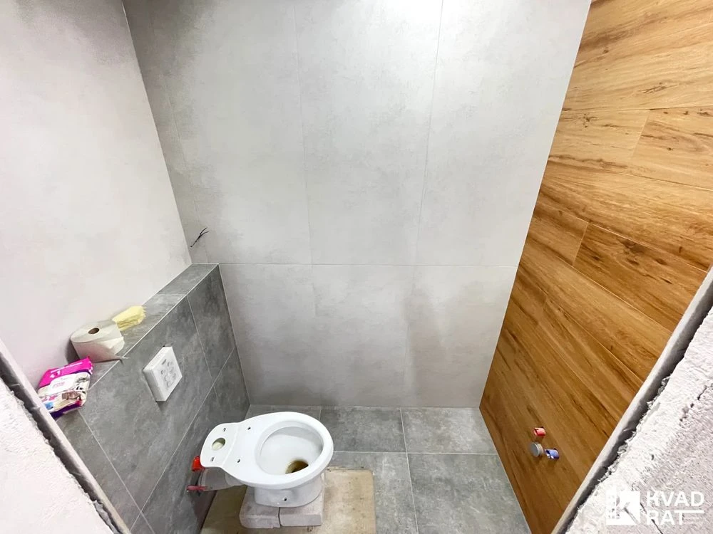 Продаж  4 кімнатної квартири, 180м2,Під Постанови!!