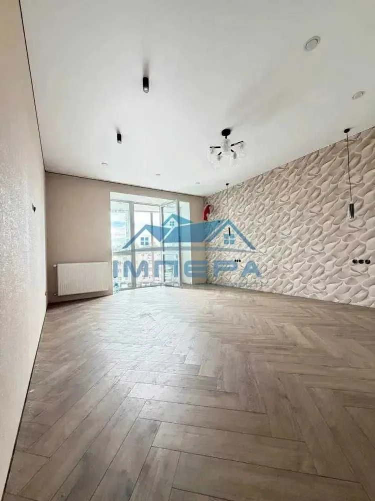 Spacious Three-Bedroom Apartment in New Construction