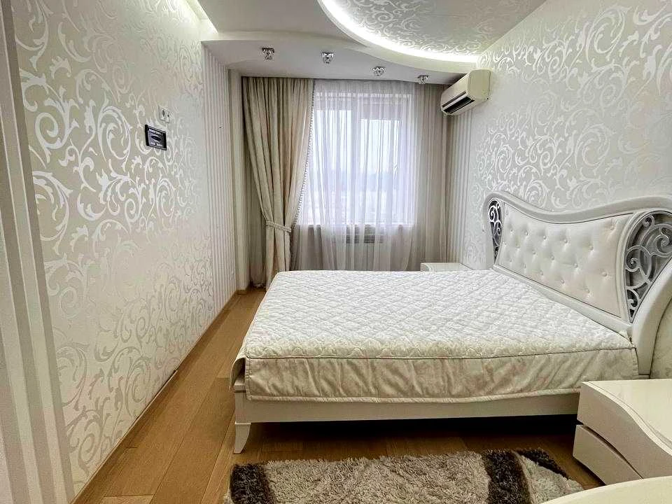 Apartment. Poltava, Bohdan Khmelnytsky Avenue.
