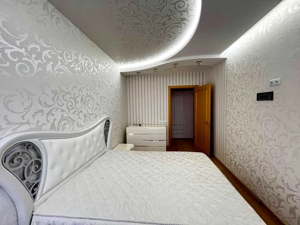 Apartment. Poltava, Bohdan Khmelnytsky Avenue.