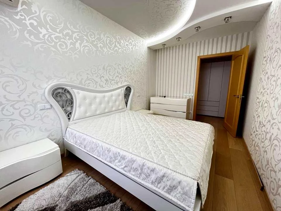 Apartment. Poltava, Bohdan Khmelnytsky Avenue.