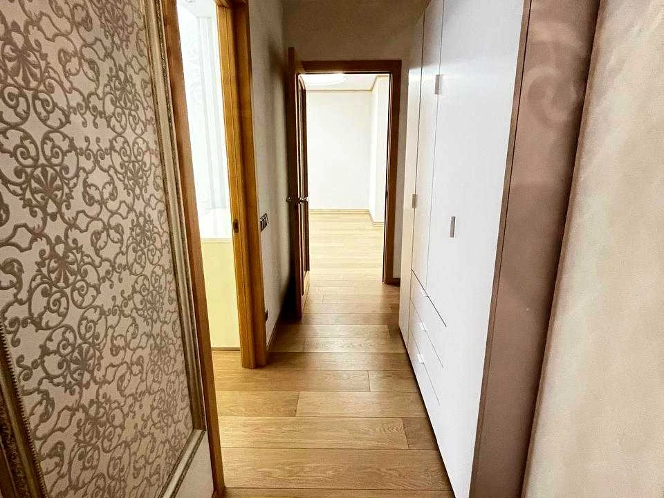 Apartment. Poltava, Bohdan Khmelnytsky Avenue.