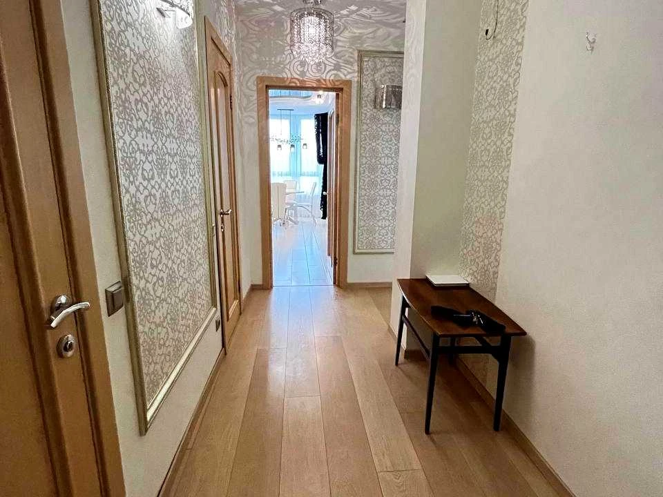 Apartment. Poltava, Bohdan Khmelnytsky Avenue.