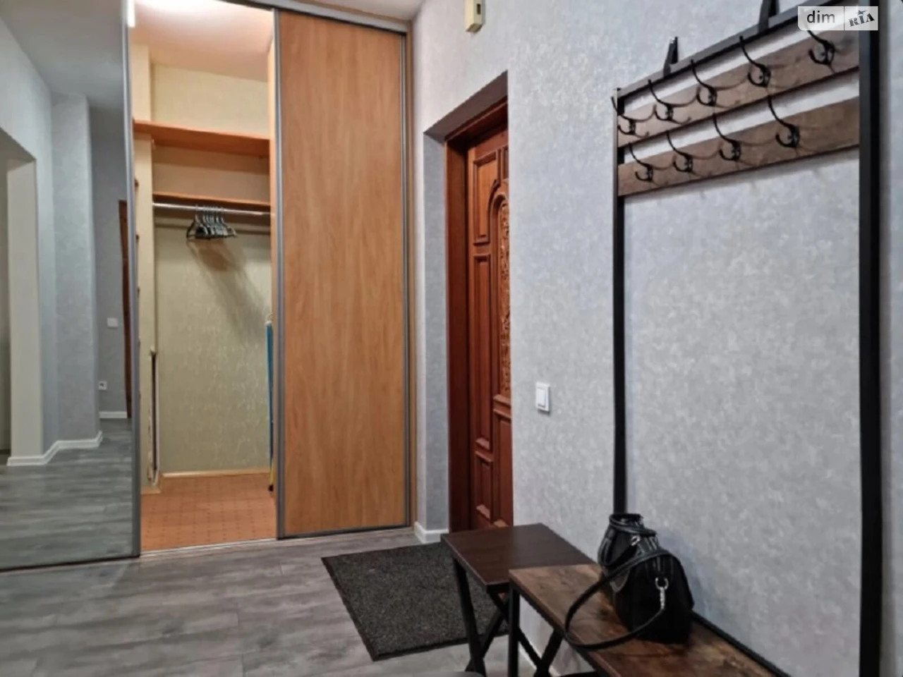 Long-Term Rental Apartment, Left Bank District