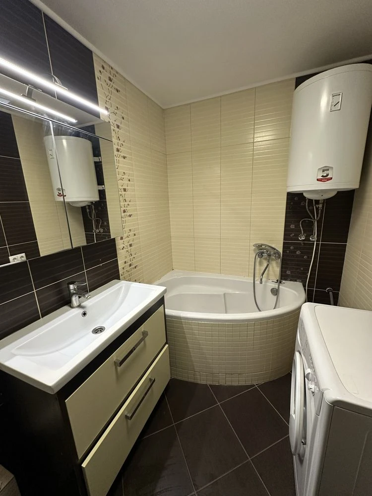 Sale of a 1-bedroom apartment on Chornovola Avenue