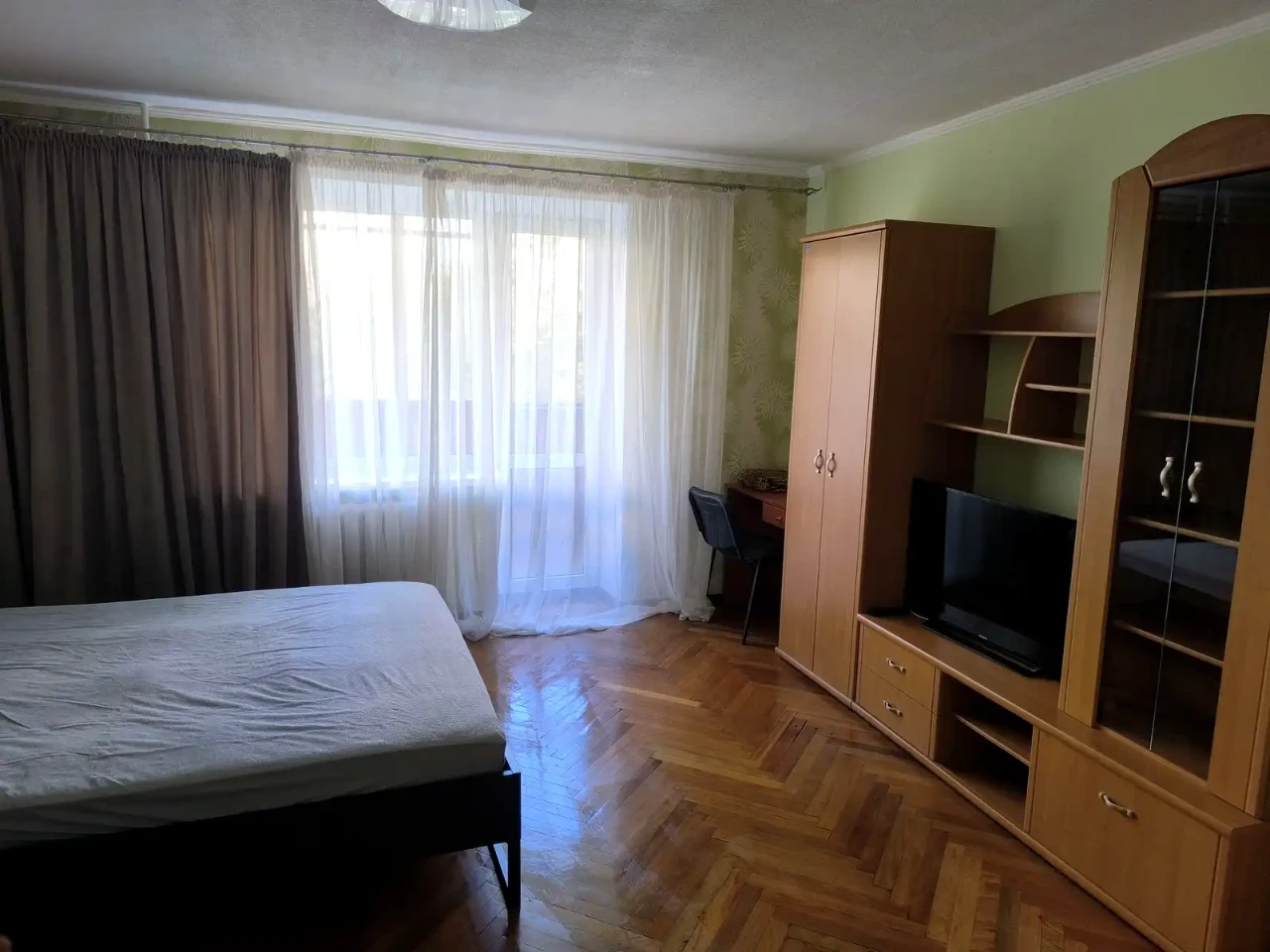 Оренда квартири 3-кімн. 70 м² 4/9 пов.