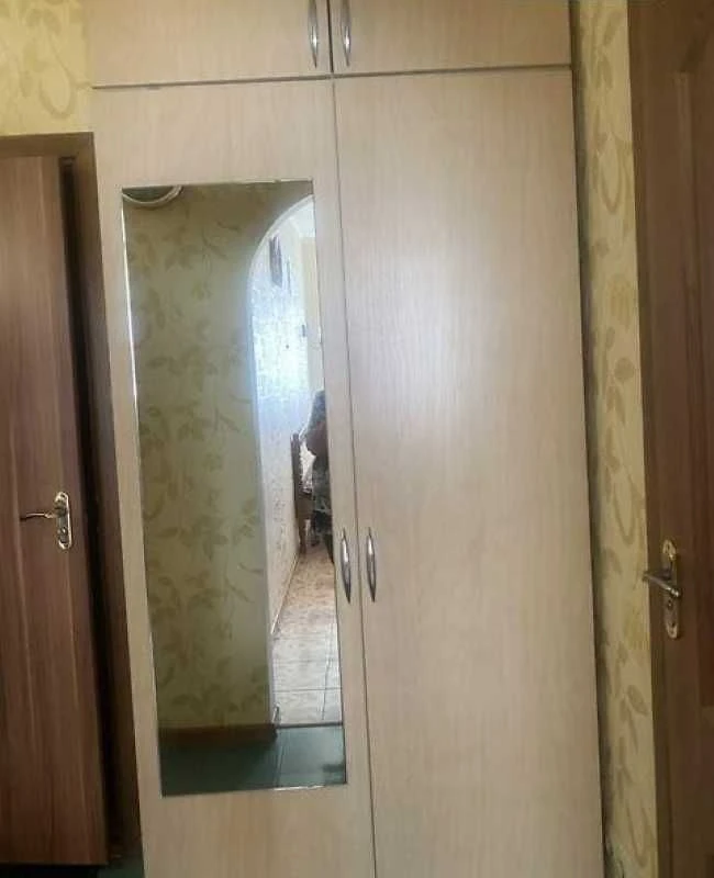 1-bedroom apartment for sale, renovated, at Glushkova 9G, near Ipodrom metro