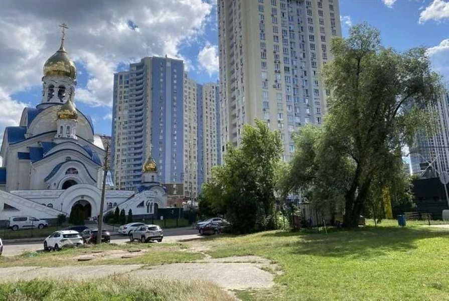 1-bedroom apartment for sale, renovated, at Glushkova 9G, near Ipodrom metro