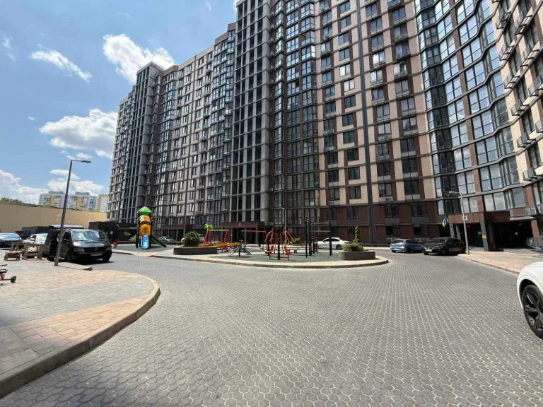 Квартира 1-комнатная 43 м² в новом ЖК рядом с Центром! Балкон.