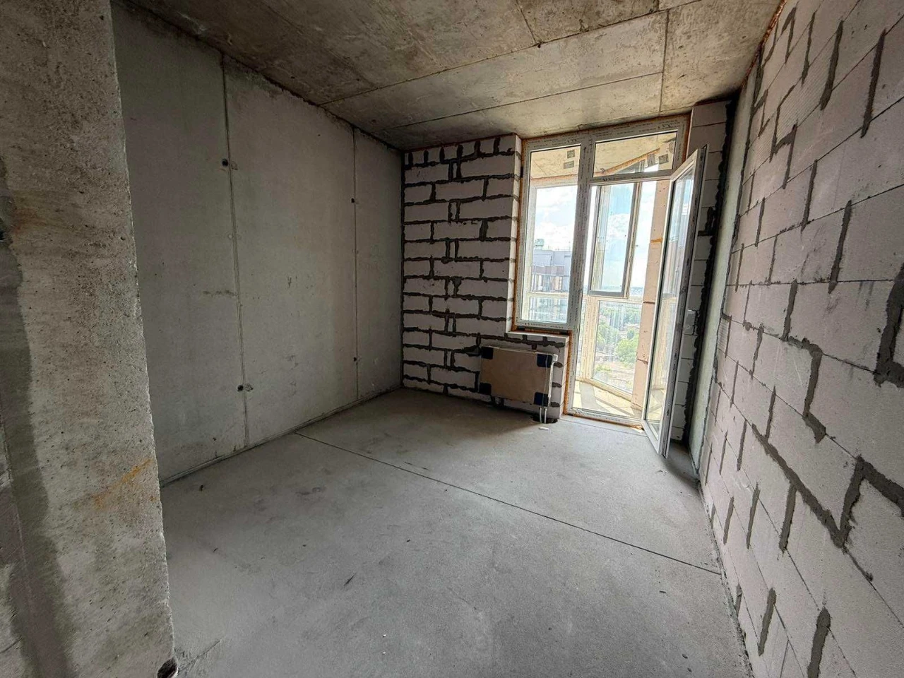 Квартира 1-комнатная 43 м² в новом ЖК рядом с Центром! Балкон.
