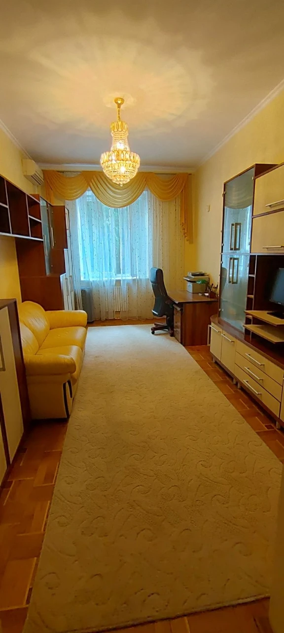 tir-04.Продается элитная квартира  возле моря, на ул.Довженк