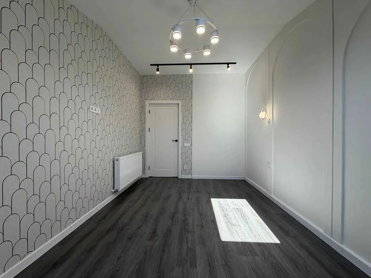 CENTRAL 2-bedroom apartment with kitchenette, good renovation