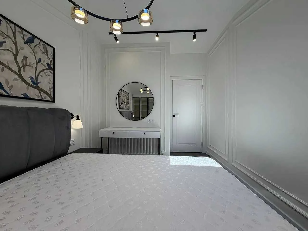 CENTRAL 2-bedroom apartment with kitchenette, good renovation