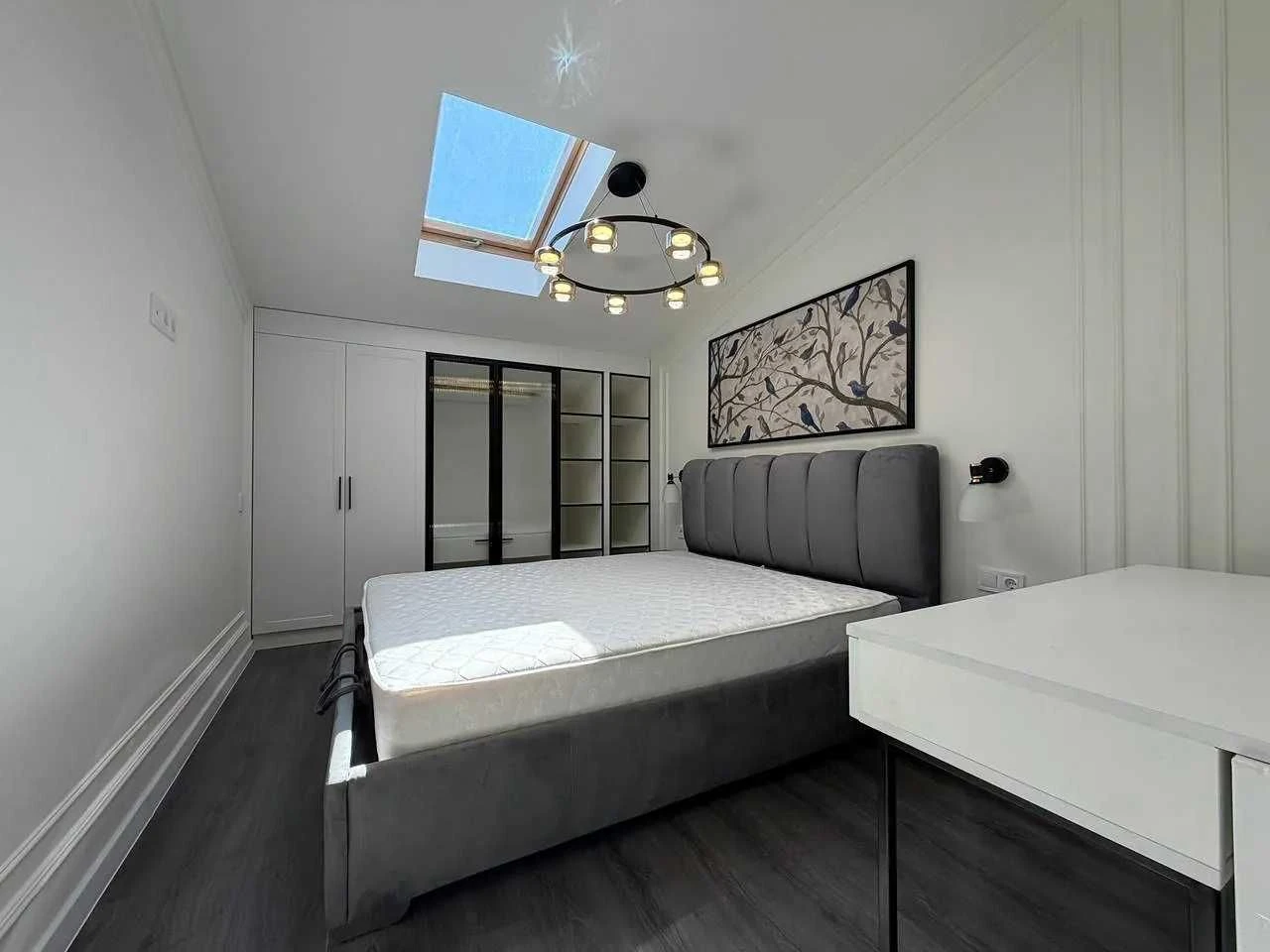 CENTRAL 2-bedroom apartment with kitchenette, good renovation