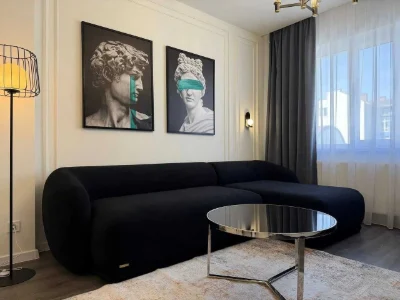 CENTRAL 2-bedroom apartment with kitchenette, good renovation