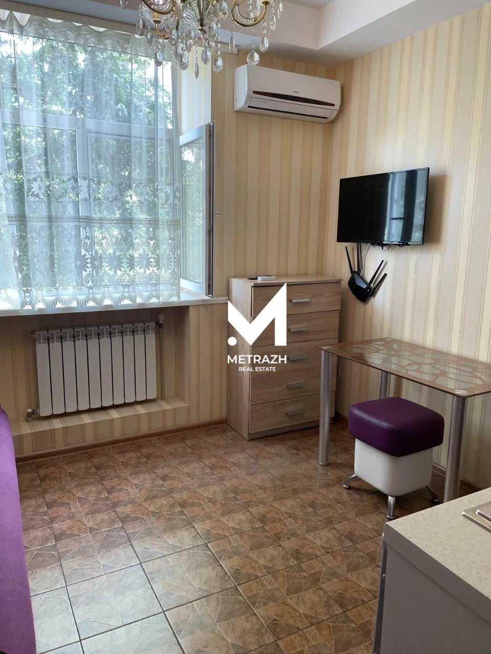 Продаж 1к квартири в ЦЕНТРІ! Вул. Короленка! Метро 3 хвилини!
