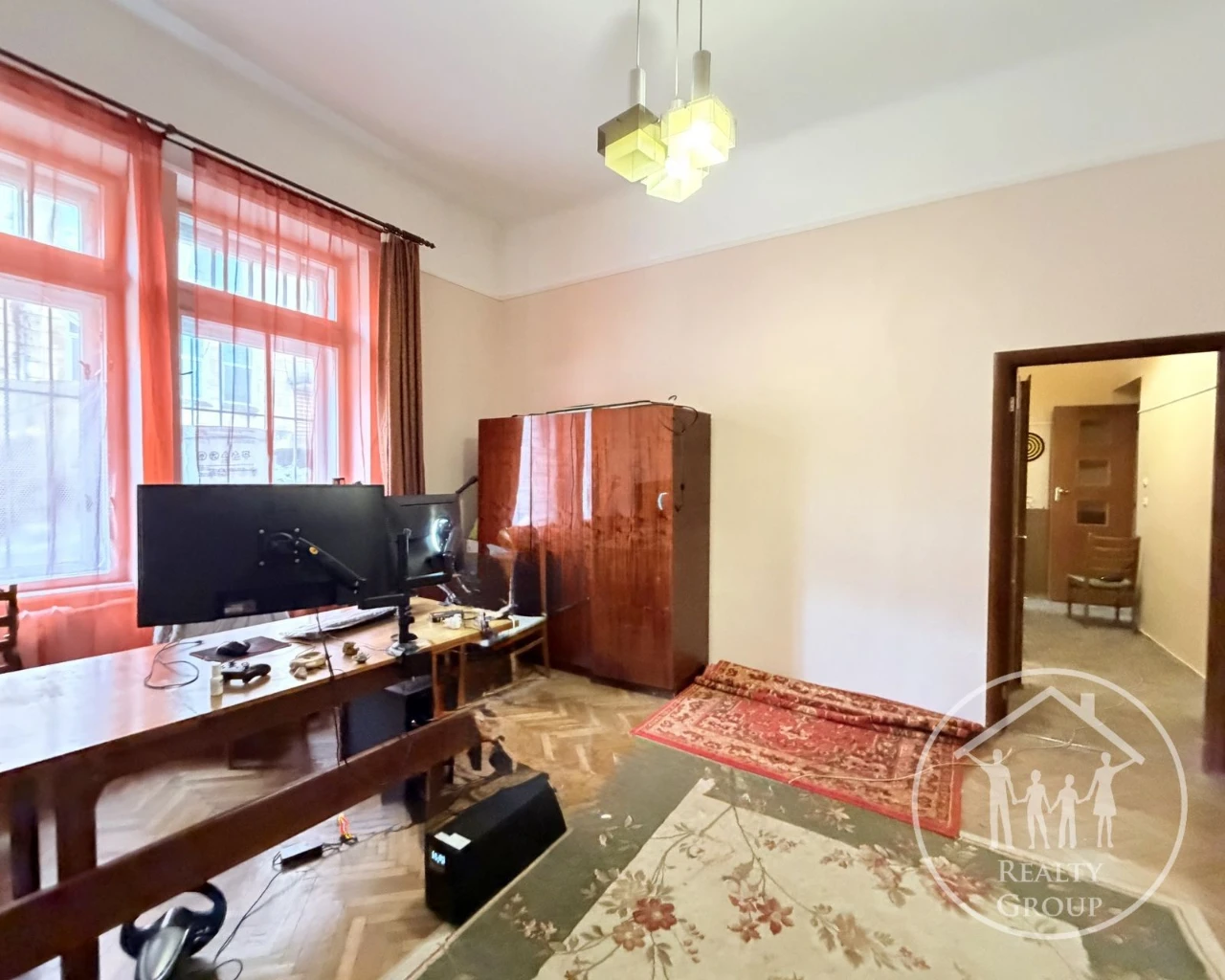 For Sale: 3-Bedroom Apartment in the Center | Copernicus-Heroes Square