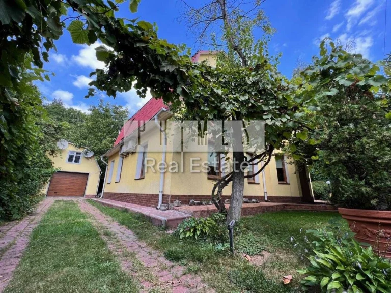Sale of a house in the center of Kyiv, Dobvol'chiy Bataliyoniv, P