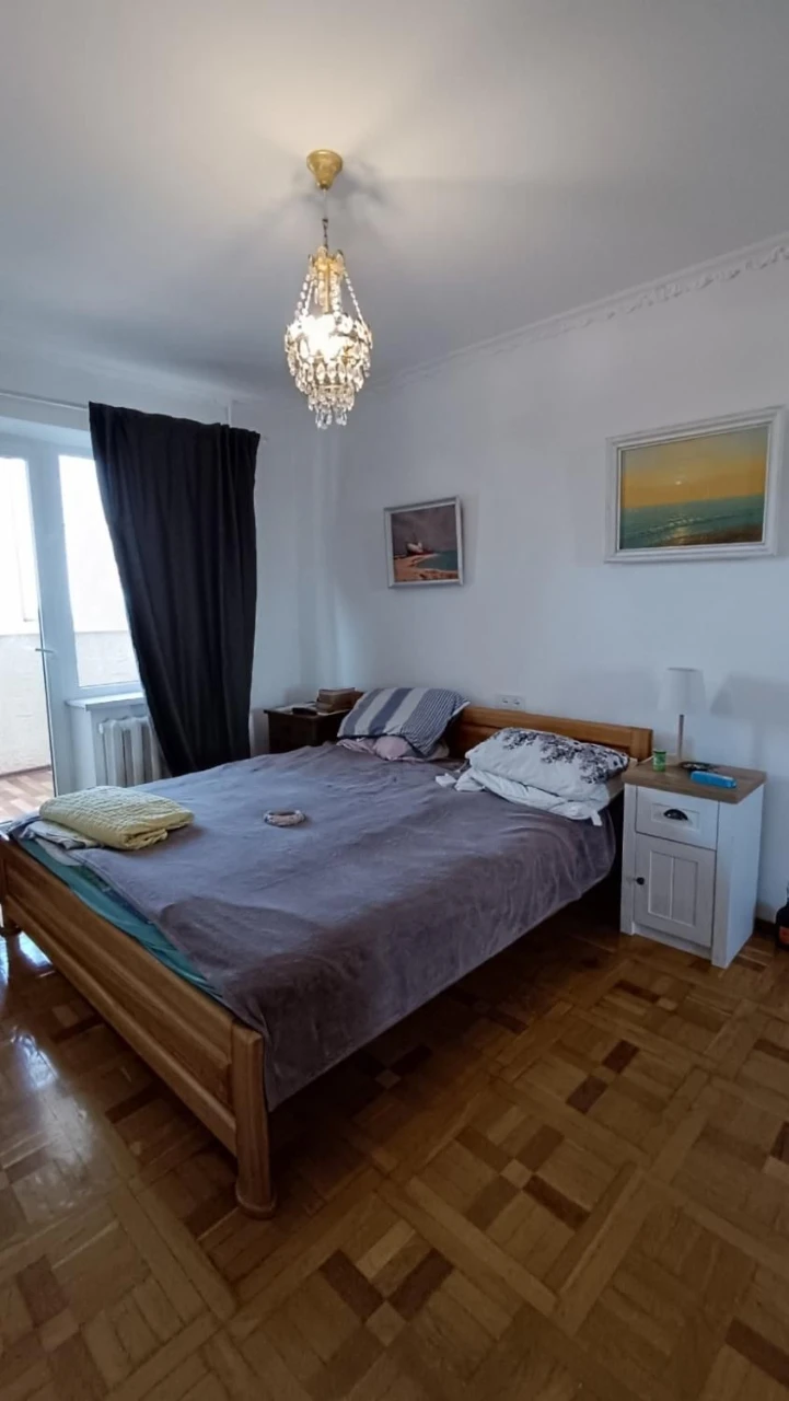 Продается 4-комнатная квартира (студия) в районе Таирова (332-2