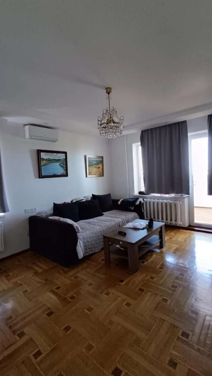 Продается 4-комнатная квартира (студия) в районе Таирова (332-2