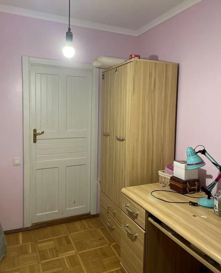 Продается 4-комнатная квартира (студия) в районе Таирова (332-2