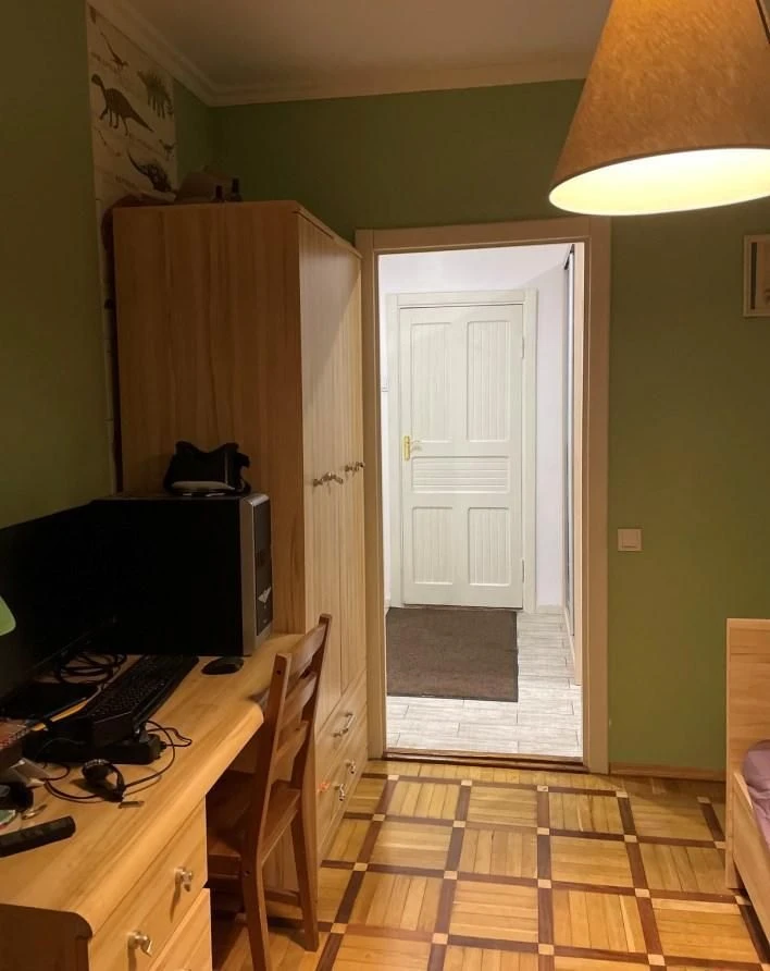 Продается 4-комнатная квартира (студия) в районе Таирова (332-2