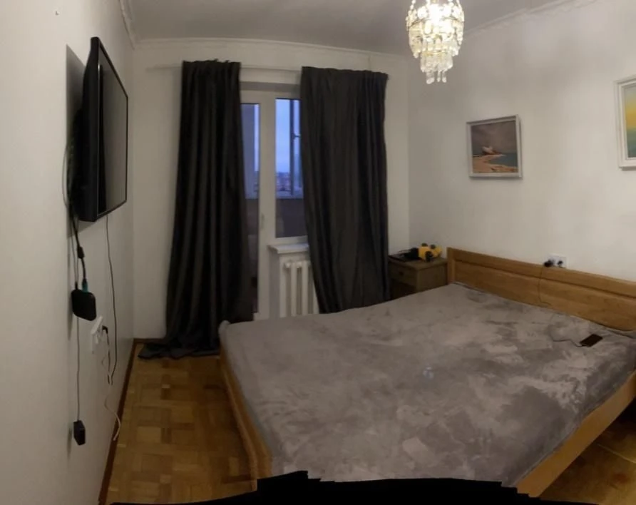 Продается 4-комнатная квартира (студия) в районе Таирова (332-2