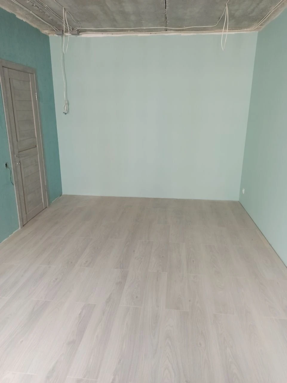 sale of a 2-room apartment in a new building