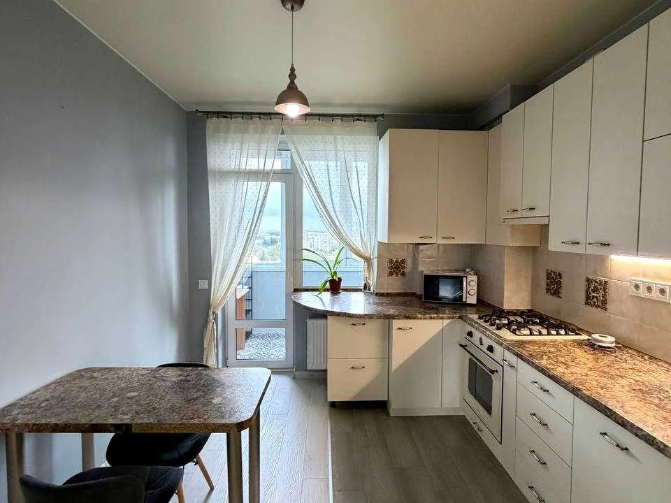 Apartment. Lviv, Stryiska Street