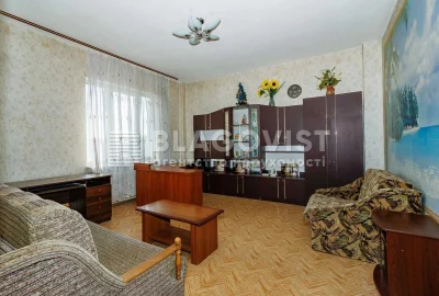 Продається 2 кімнатна  квартира метро Осокорки, Позняки, Кня