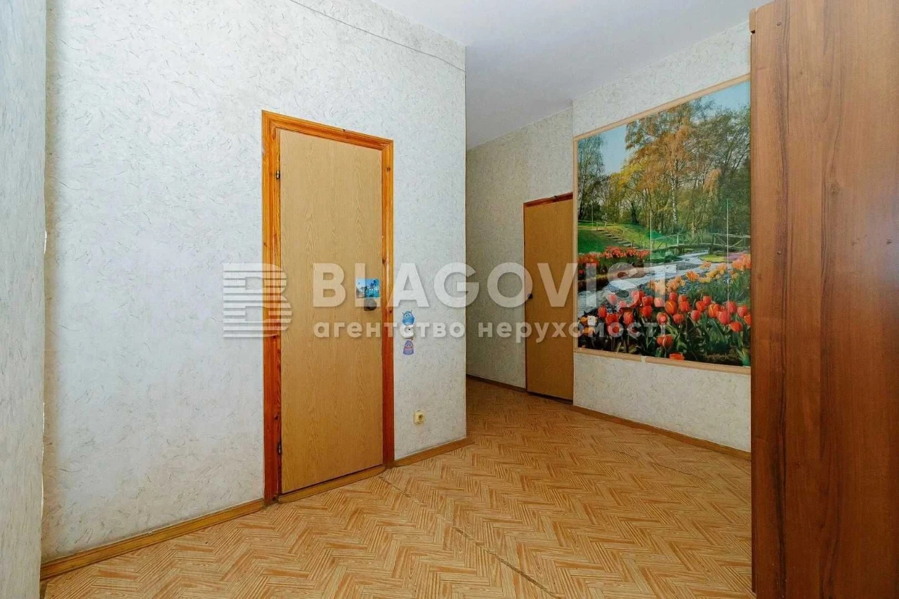Продається 2 кімнатна  квартира метро Осокорки, Позняки, Кня