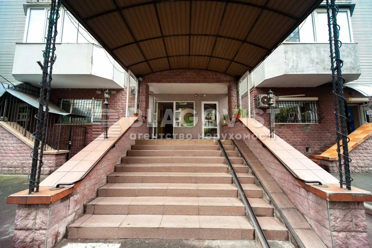 Продається 2 кімнатна  квартира метро Осокорки, Позняки, Кня