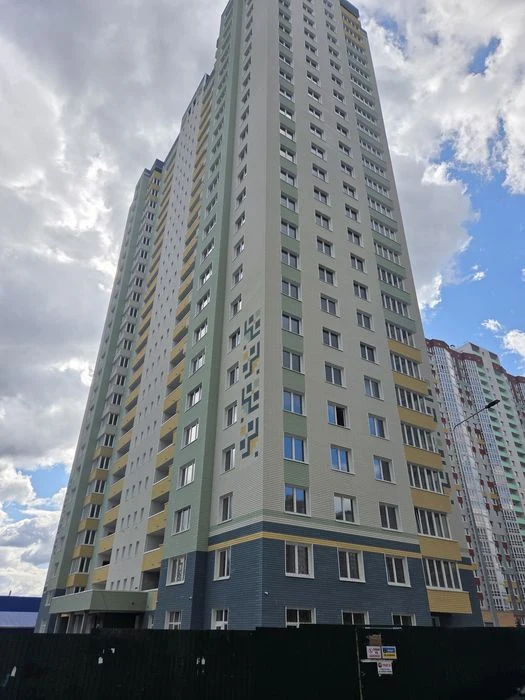 Продам двухуровневую квартиру 178,51м2 ЖК Патриотика д.Выжниц