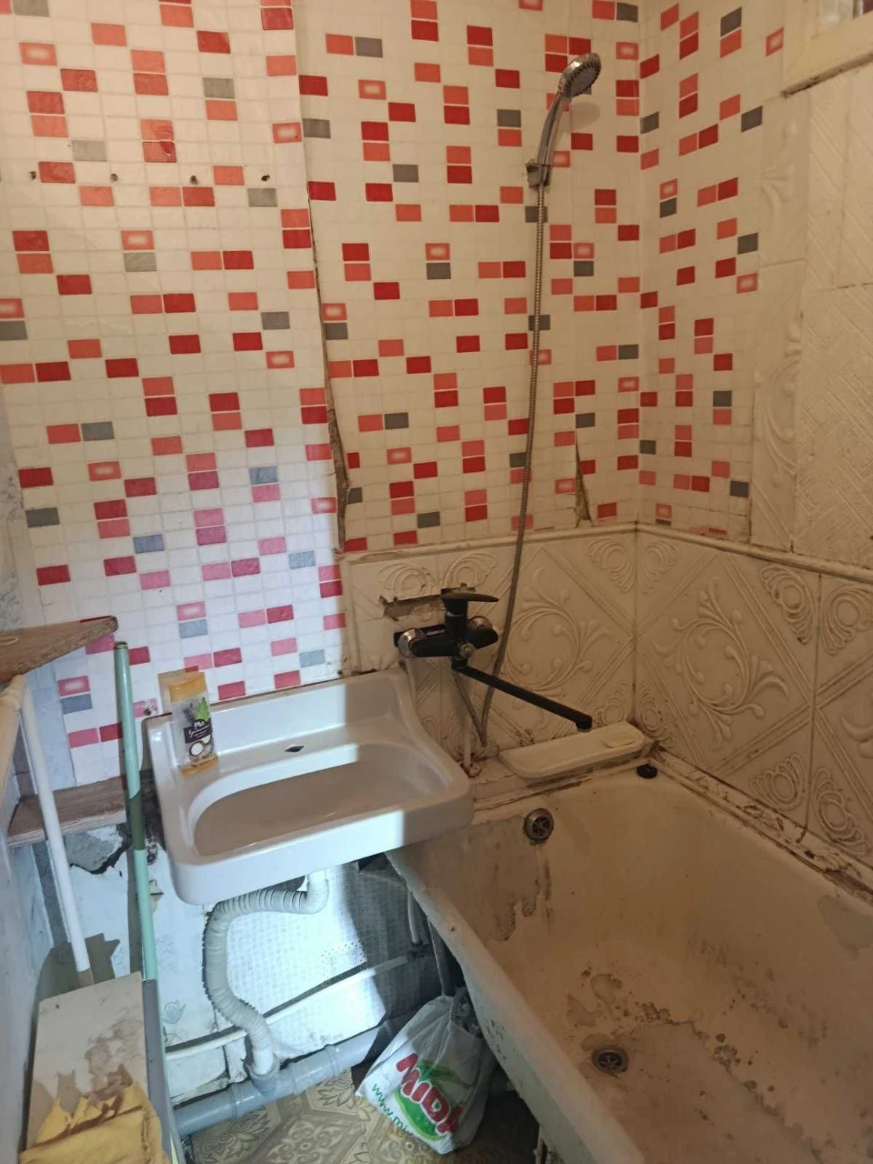 FOR SALE: 3-room brick apartment, Robochyi Street, Sukhiy Fontan