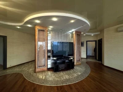 Оренда 4-кімнатної квартири 170 м², Жилянська вул., 59