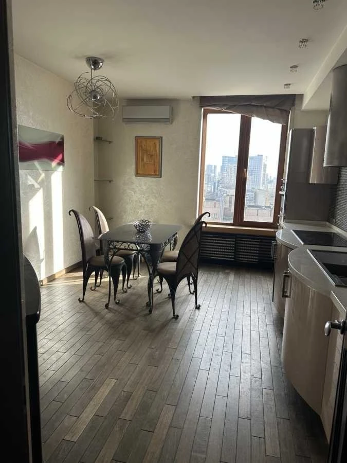 Оренда 4-кімнатної квартири 170 м², Жилянська вул., 59