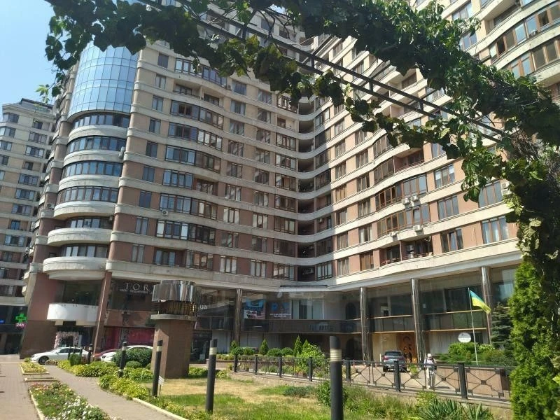 Оренда 4-кімнатної квартири 170 м², Жилянська вул., 59