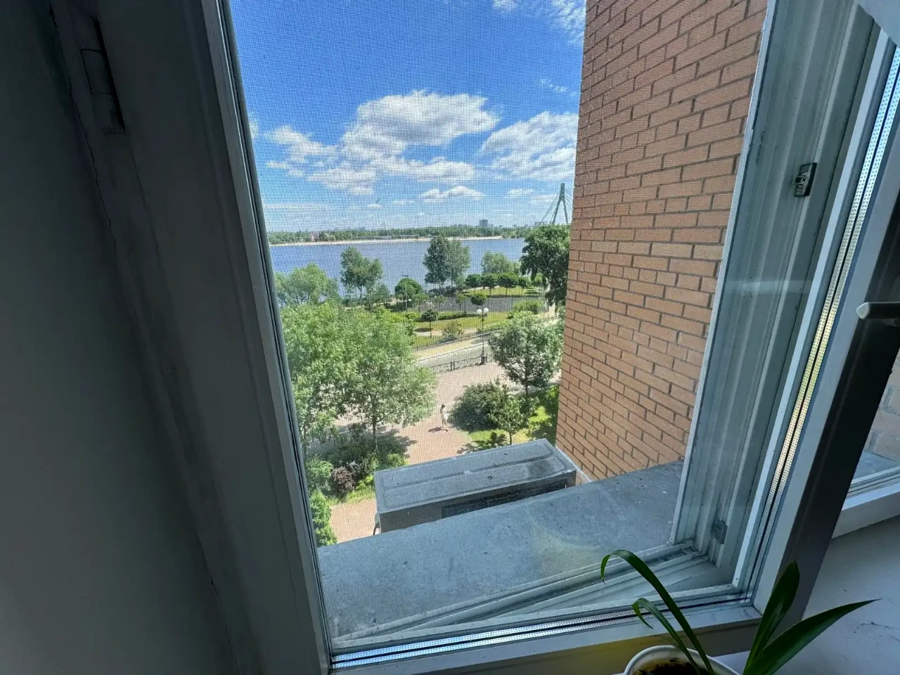 Rent 2-room apartment 84 m² on the 4th floor of a 15-story building.