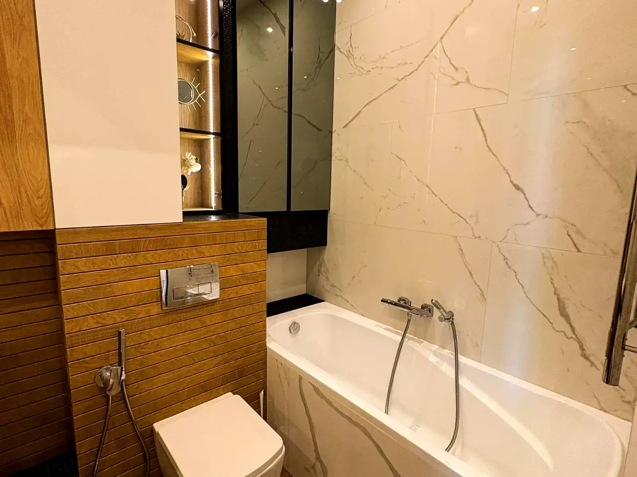 Apartment for rent, 1-room, 40 m² on the 15th/18th floor.