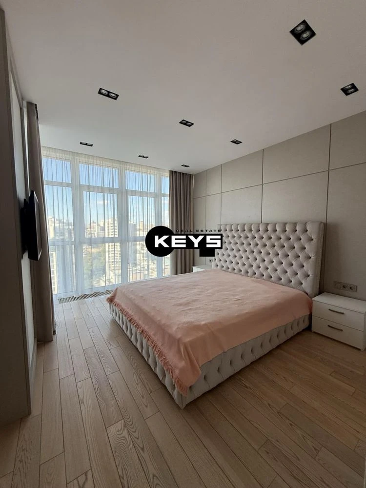 Sale of a 4-bedroom designer apartment in the Novopekerski Residence