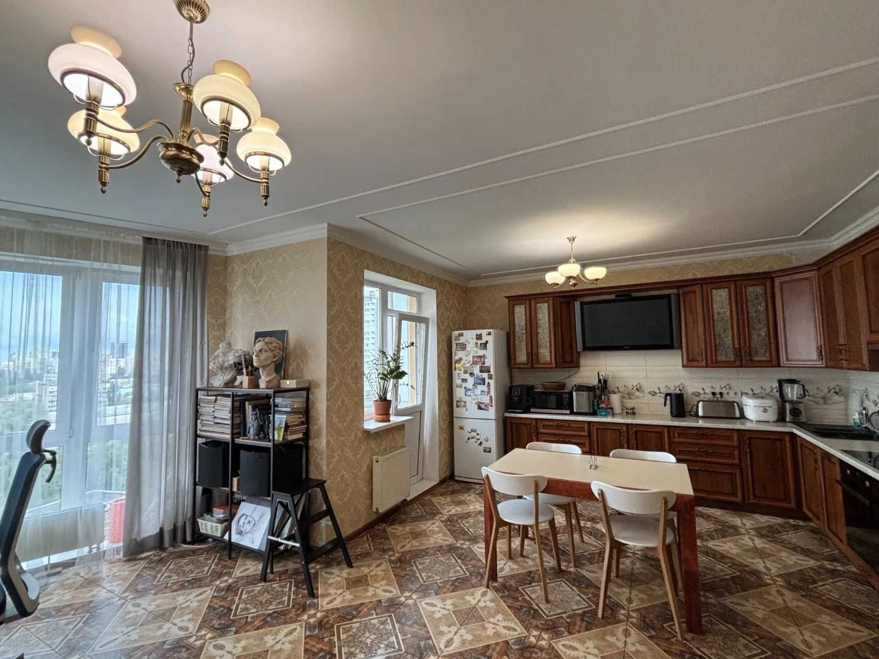 For Sale 3-room apartment 92 sq.m.