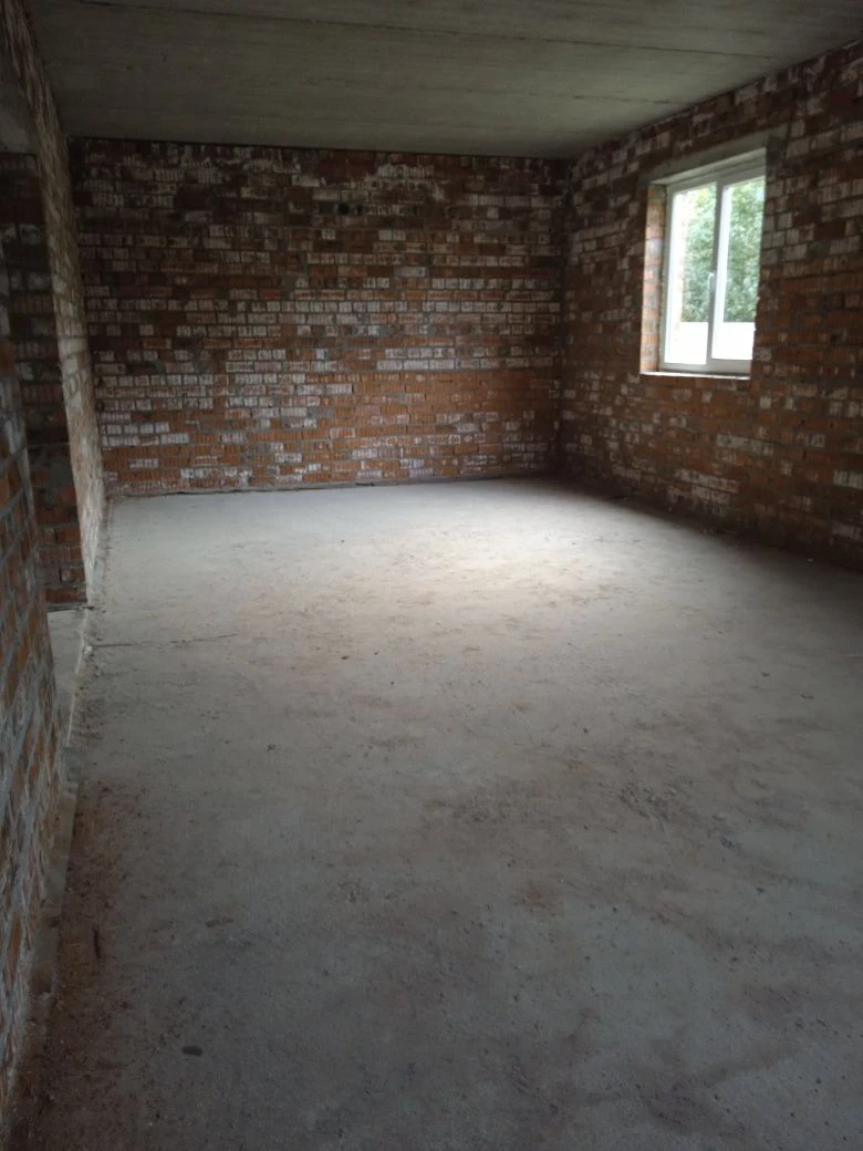 Land with house in Klepary area 60000 available