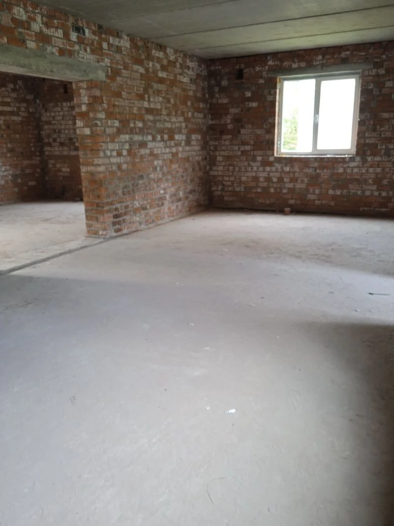 Land with house in Klepary area 60000 available