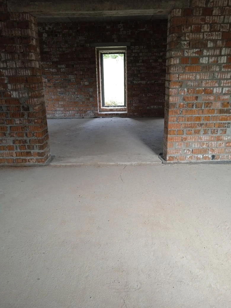 Land with house in Klepary area 60000 available
