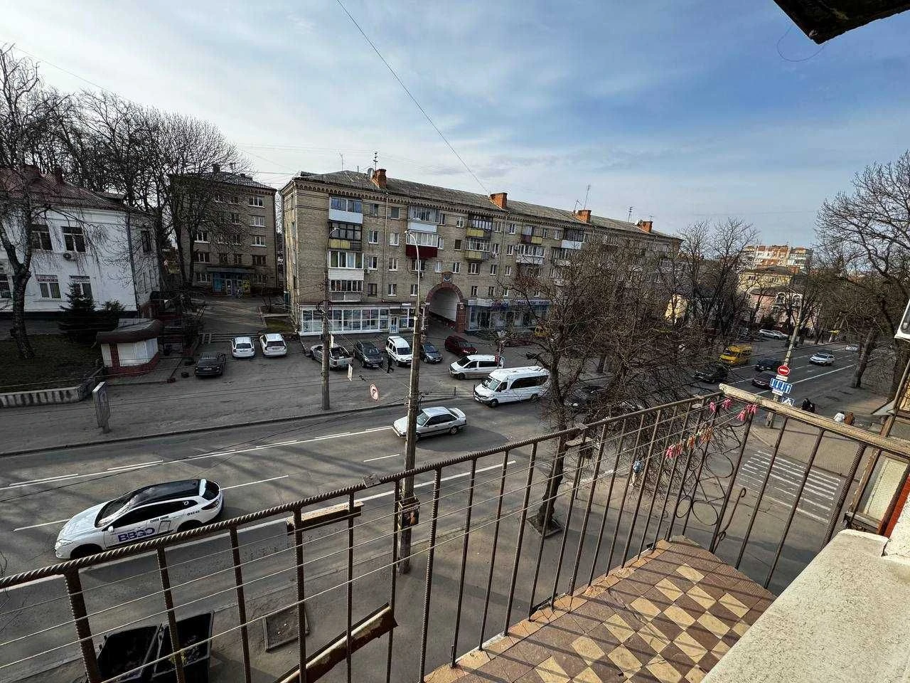 Лучшая цена на рынке !! Продается двухкомнатная квартира в центре