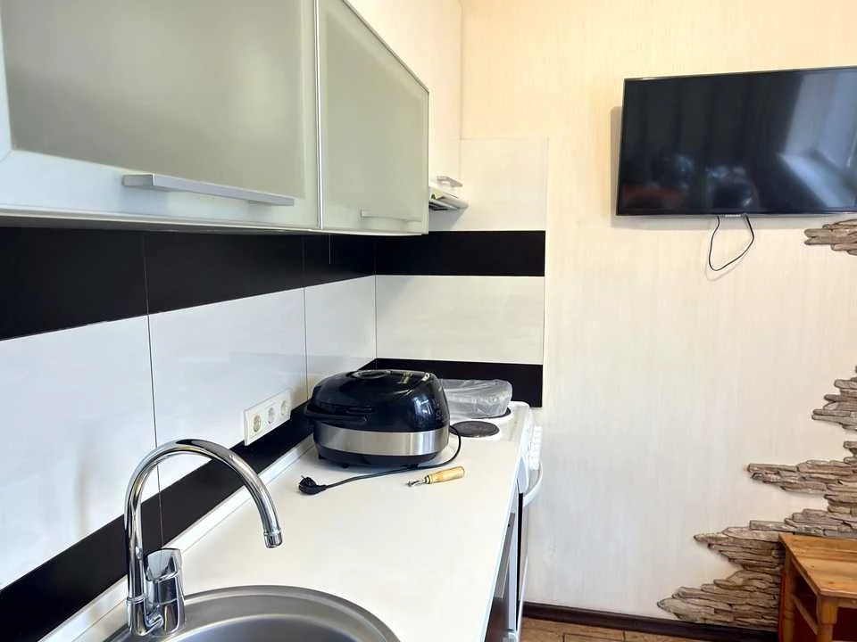 Apartment. Kadenyuka St, Kharkiv